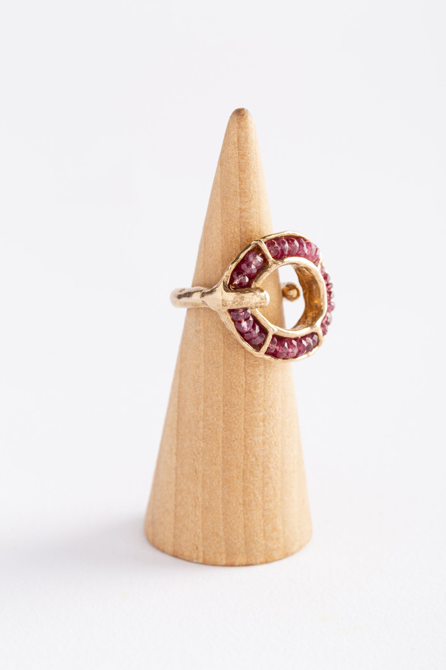 ANELLO CIRCLE OF LIFE e zaffiri rosa