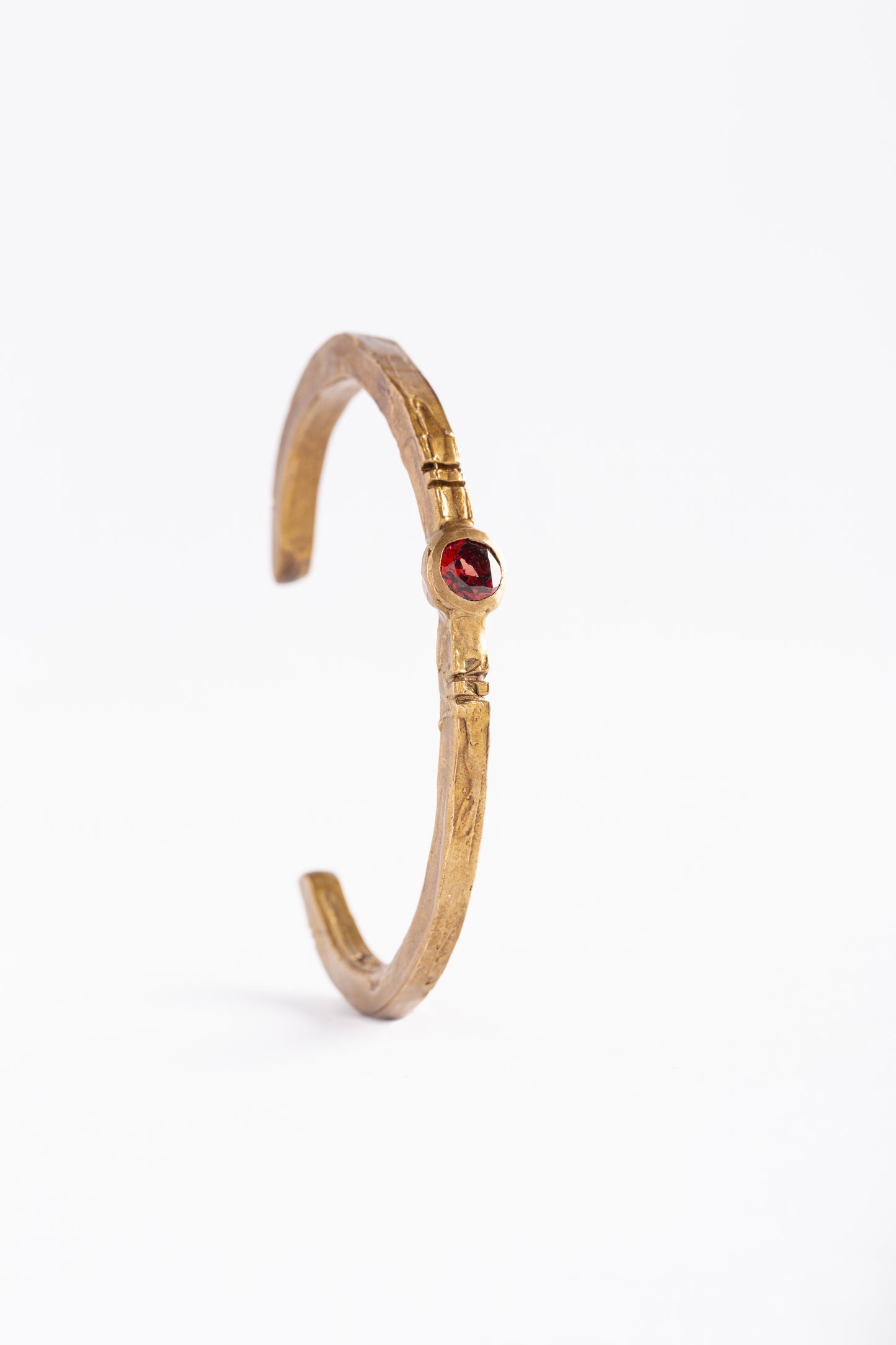 LEGÀMI BRACELET with GARNET
