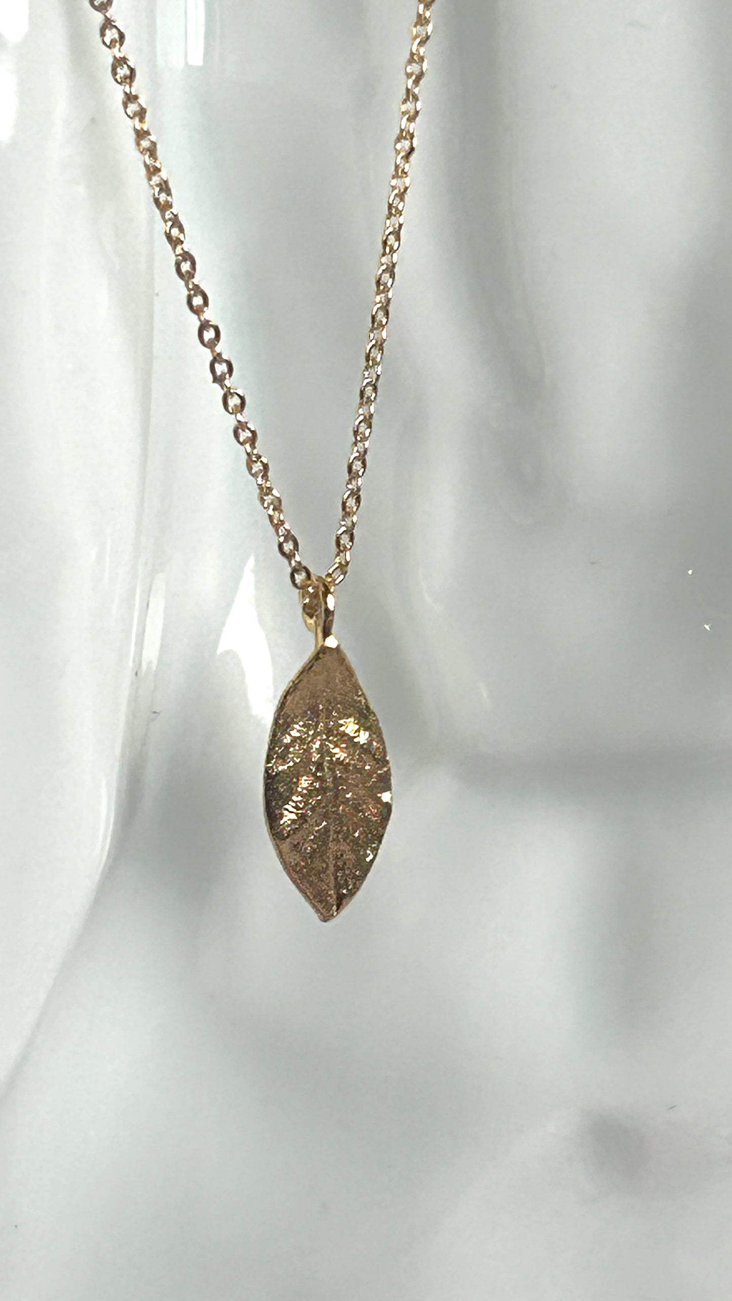LAUREL CHOKER