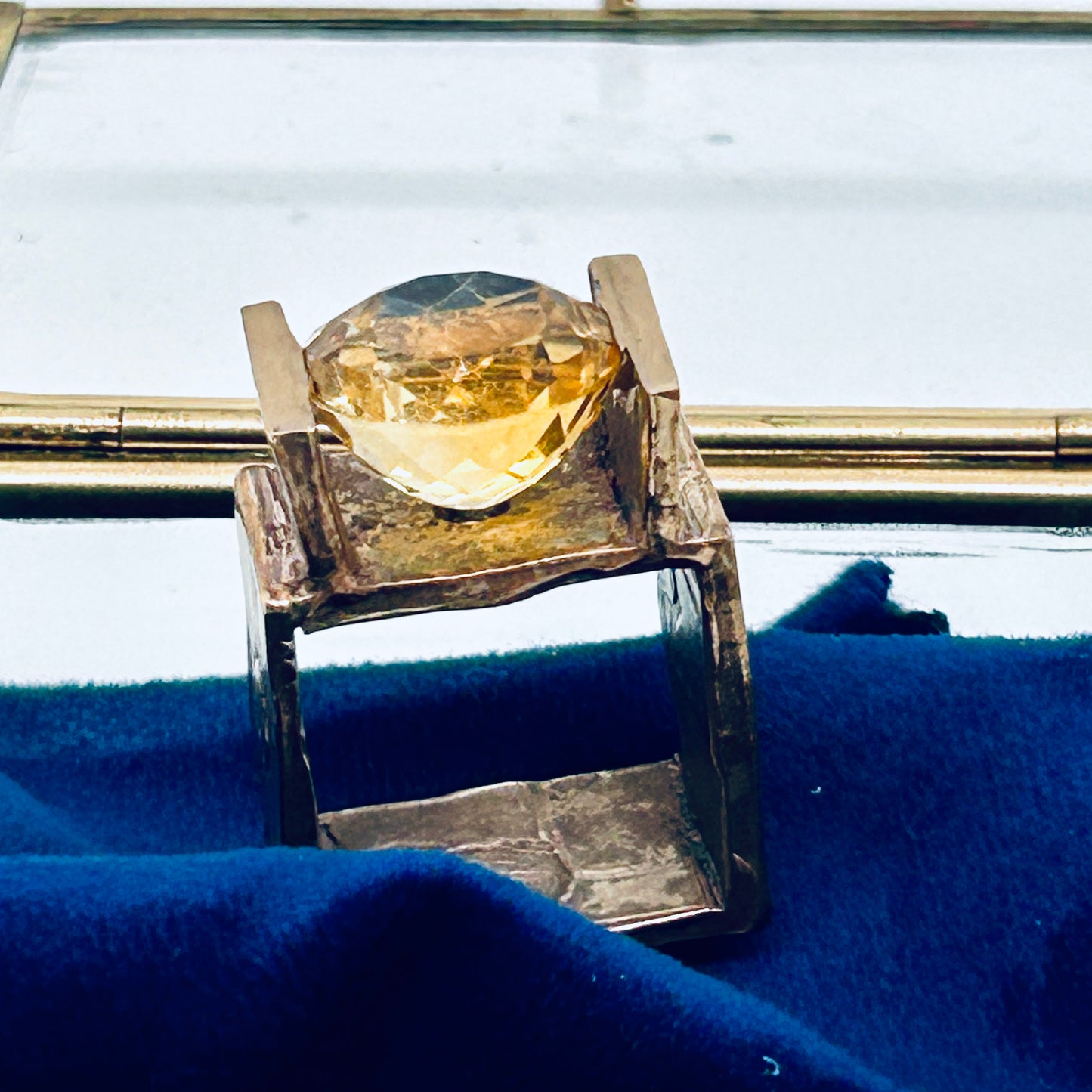 ANILLO CUADRADO GRANDE con cuarzo citrino amarillo