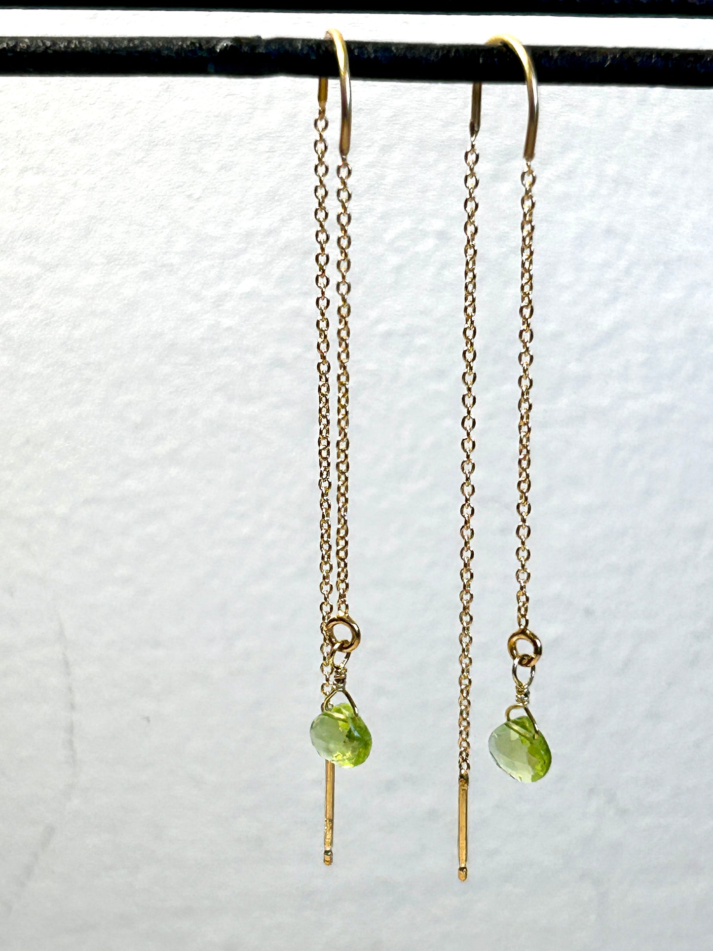 ORECCHINI LONG LIGHT con peridoto verde acido
