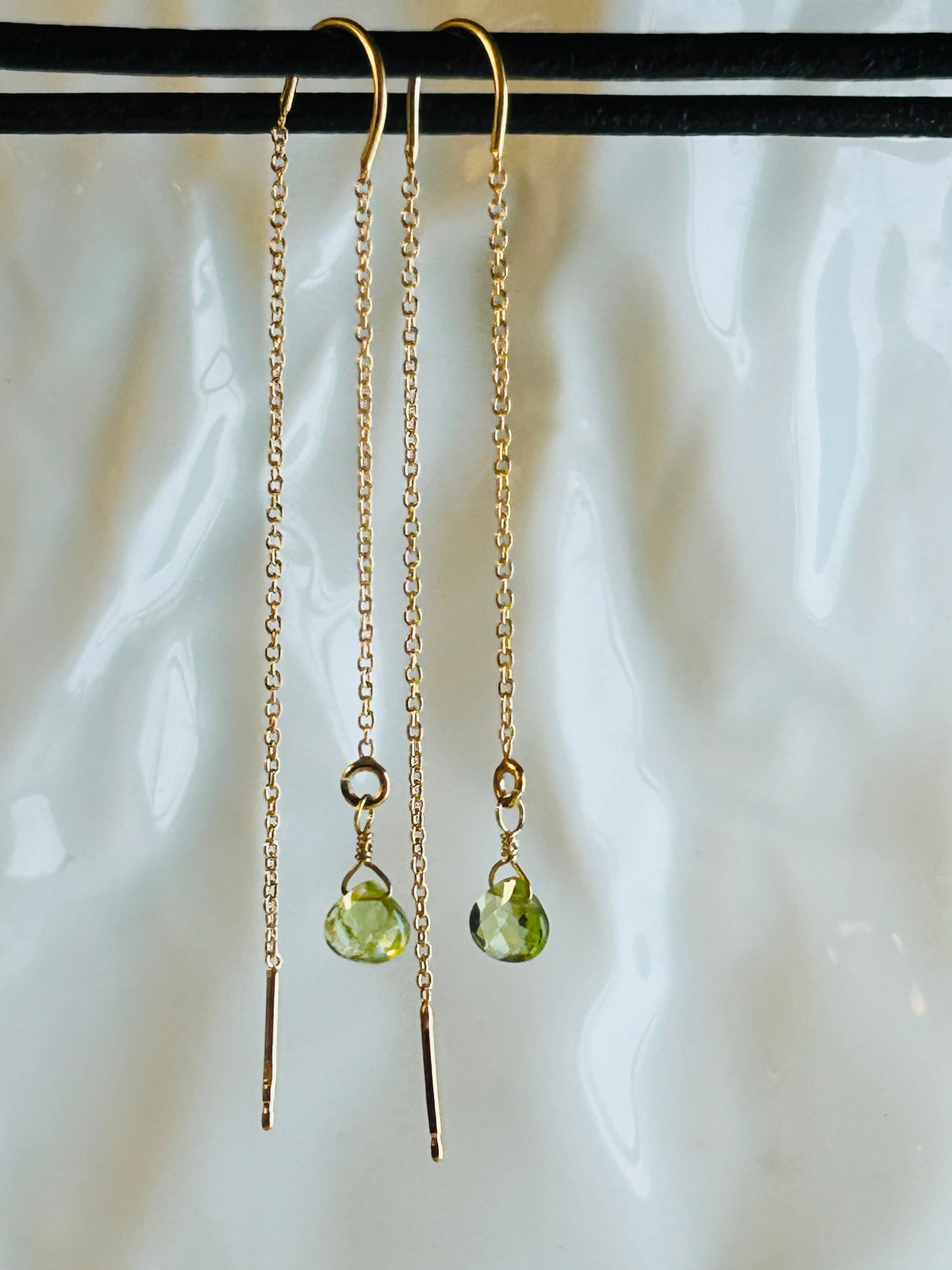 ORECCHINI LONG LIGHT con peridoto verde acido