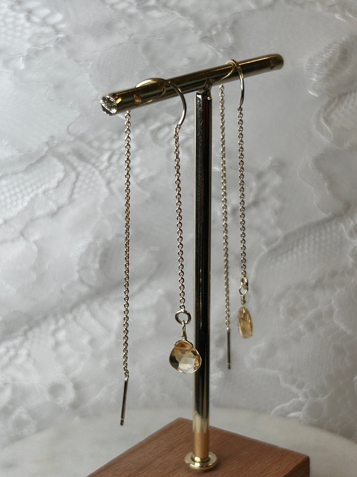 LONG LIGHT earrings with peridot