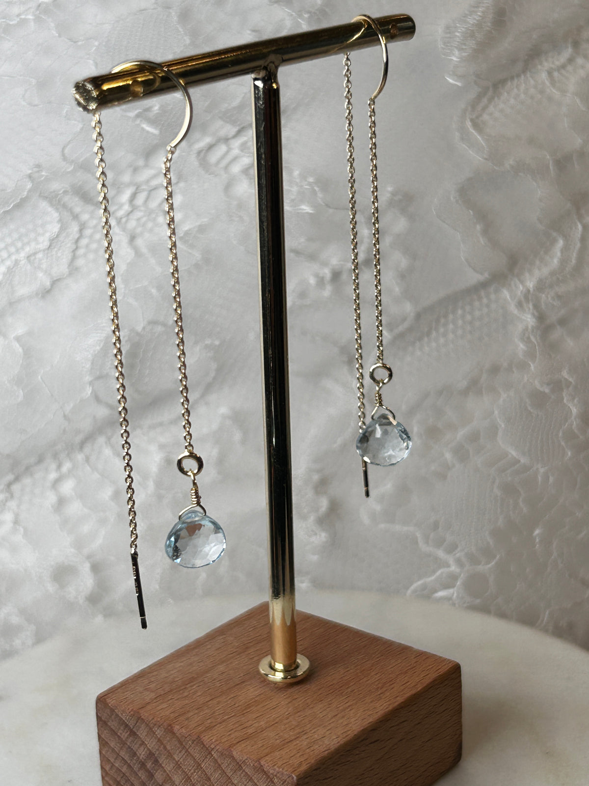 LONG LIGHT earrings with moonstone