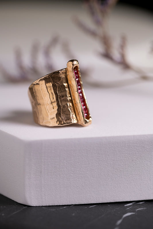 ANELLO KILIM FOGLIA VERTICALE con granati regolabile