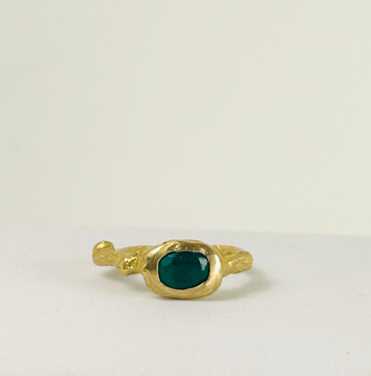 ORGANIC ANELLO IN BRONZO con ONICE verde