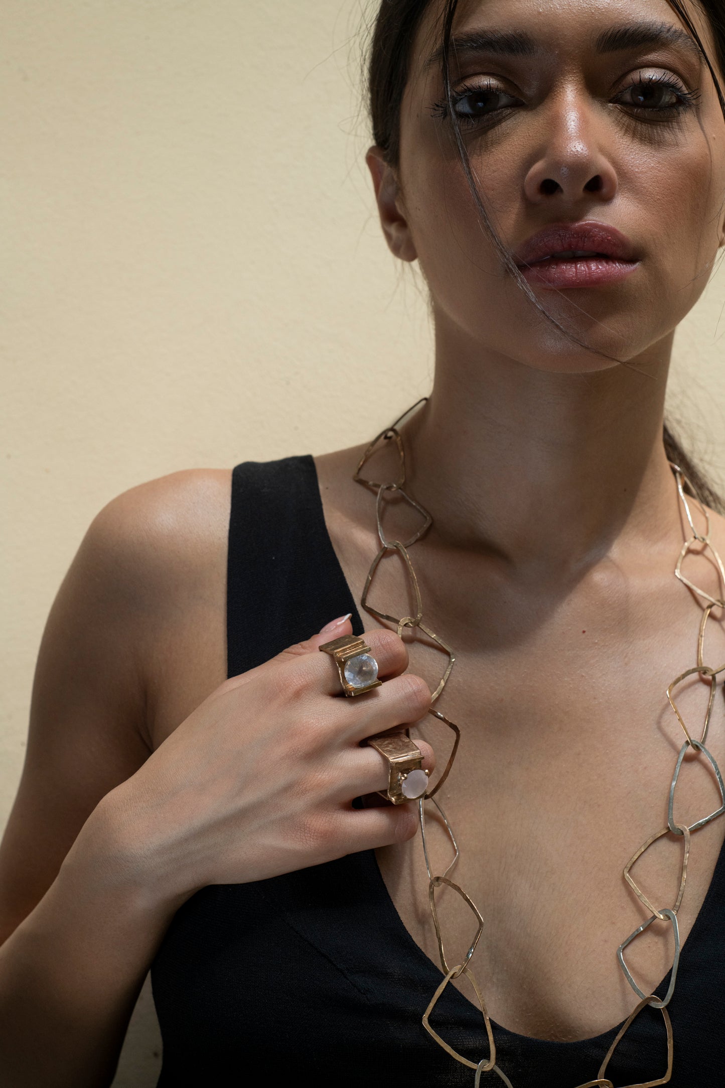 TRIANGLE NECKLACE