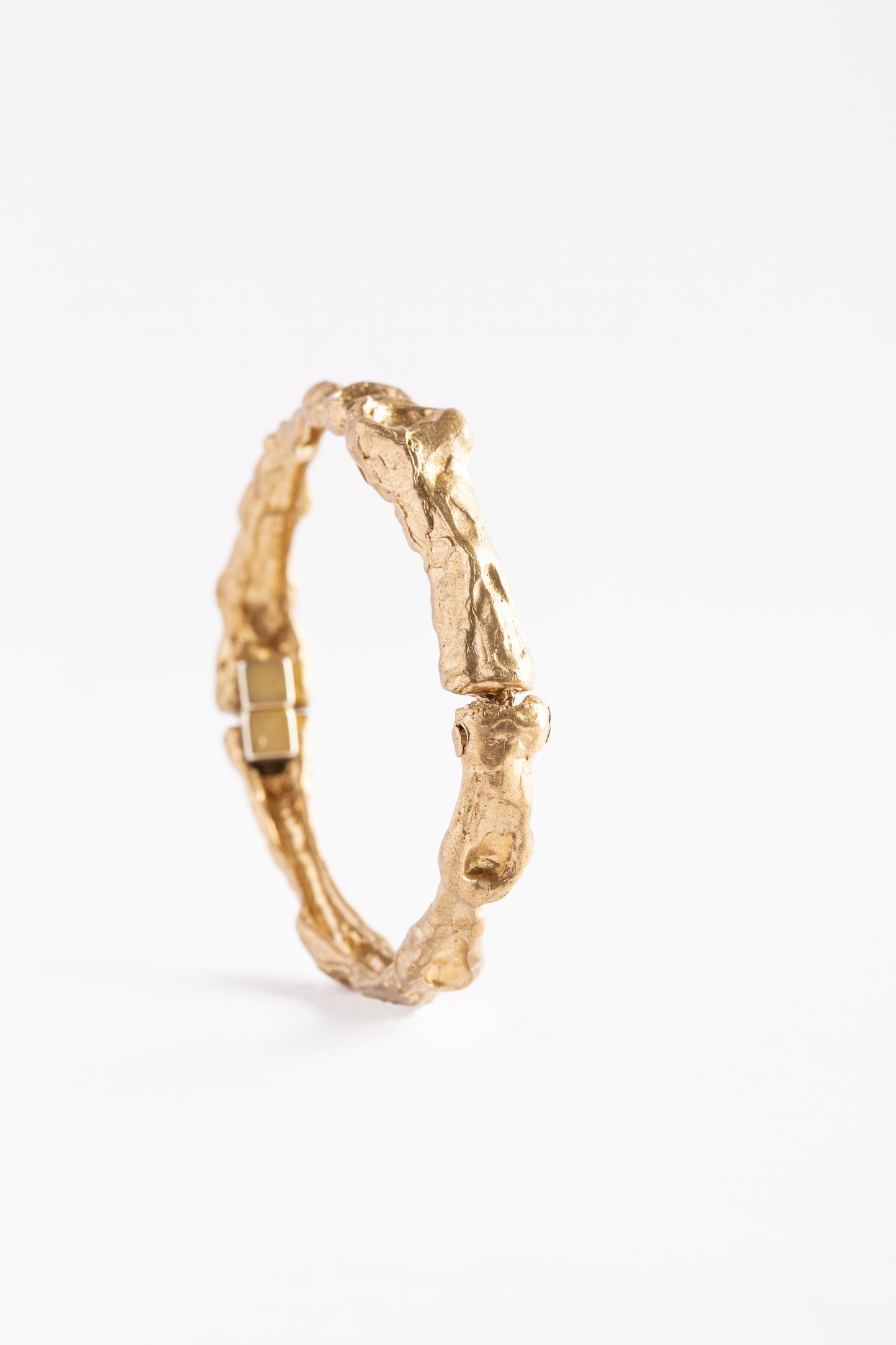 BONES MAGNET BRACELET